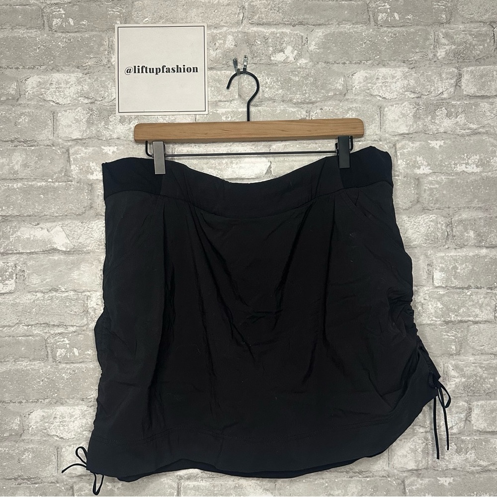 Columbia Women’s All Seasons Ruched Cinch Skort Black with Logo Size 2X *Used